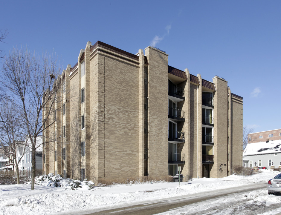 550 Ida St in Des Plaines, IL - Foto de edificio