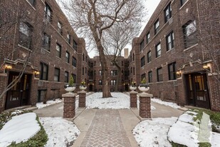 736 W Addison St, Unit 748-S3 Apartments