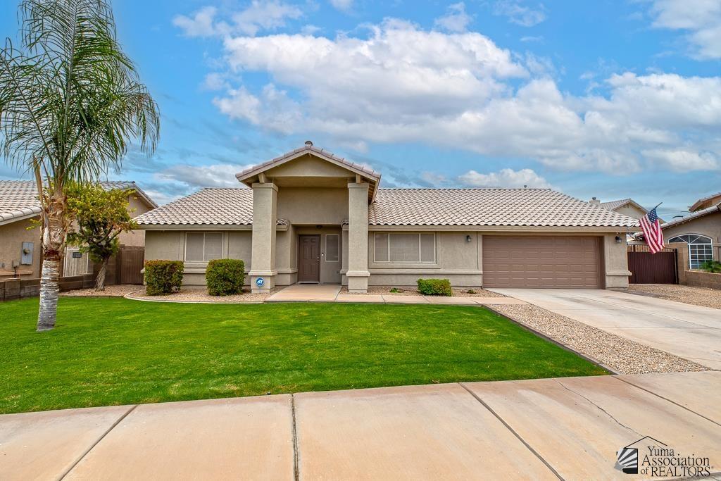 2637 S 37th Dr in Yuma, AZ - Building Photo