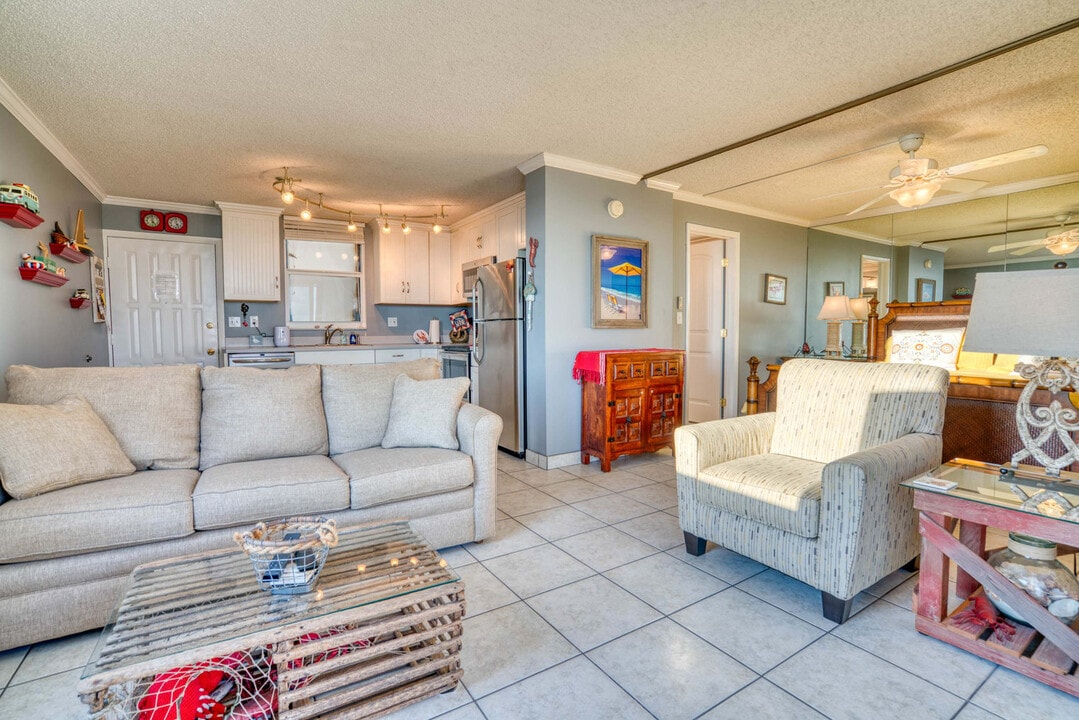 5900 Bonita Beach Rd SW-Unit -FL4-ID1226396P in Bonita Springs, FL - Foto de edificio