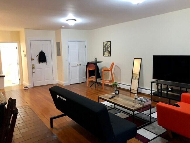 103 Beacon St, Unit 2 in Boston, MA - Building Photo - Building Photo