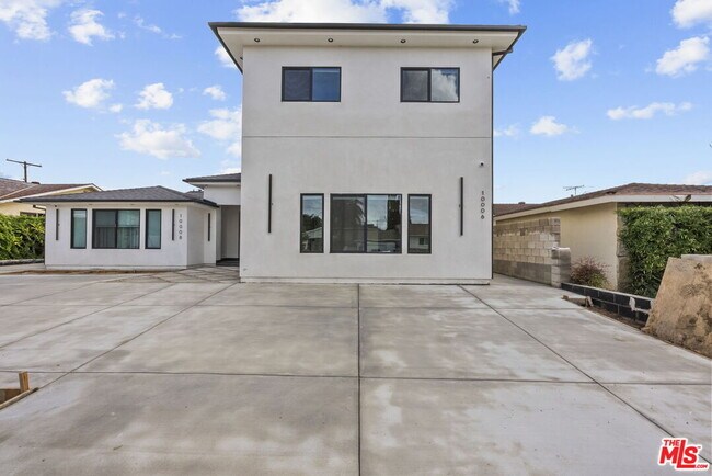 10006 Odessa Ave in Los Angeles, CA - Building Photo - Building Photo