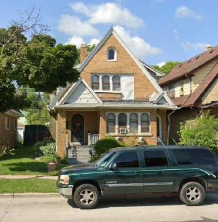 4465 N 27th St in Milwaukee, WI - Building Photo