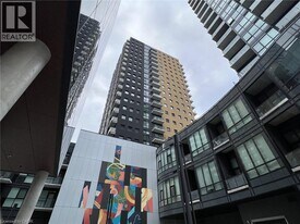 104 Garment St in Kitchener, ON - Building Photo