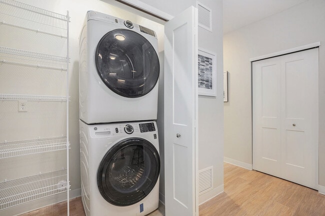 HoM Flats at Felch Street