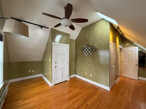 20 Ellington Rd, Unit 3 in Somerville, MA - Foto de edificio - Building Photo
