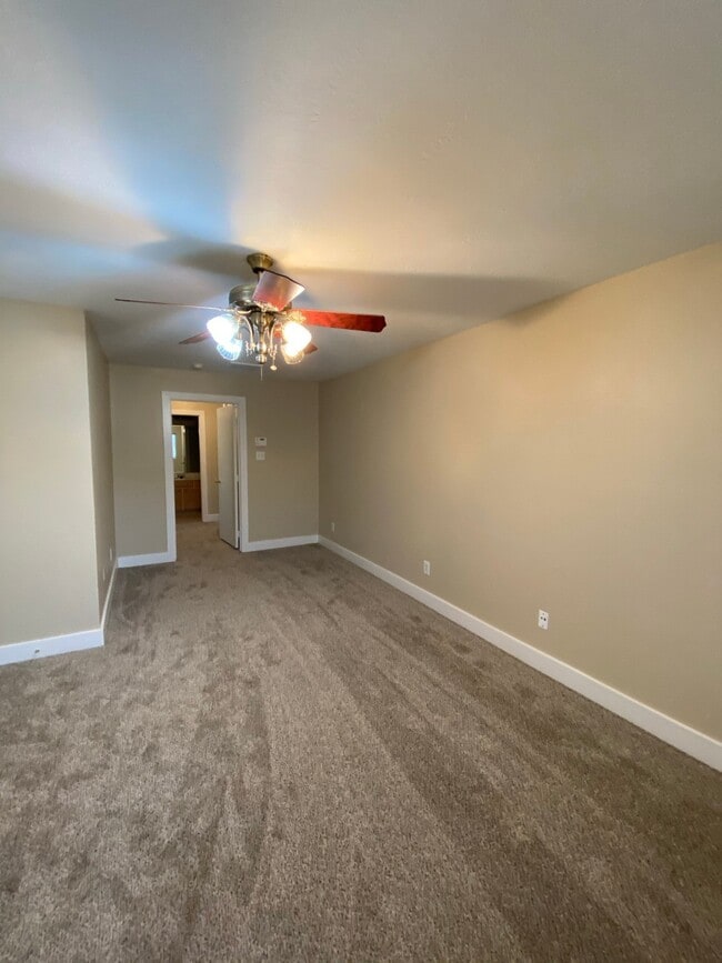 19803 Falcon Hill Ct