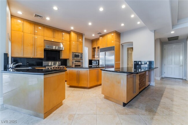 2221 Glenbrook Way in Las Vegas, NV - Building Photo - Building Photo