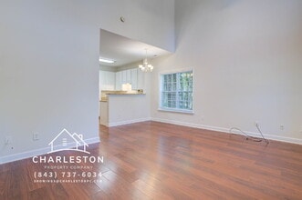 100 Chinquapin Dr in Summerville, SC - Foto de edificio - Building Photo