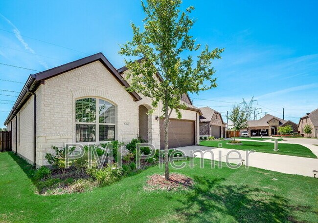 15404 Pioneer Bluff Trail in Roanoke, TX - Building Photo - Building Photo