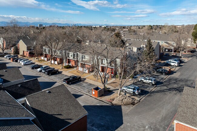 Windsong Condominiums in Denver, CO - Building Photo - Building Photo