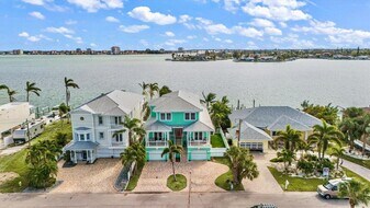 644 Boca Ciega Isle Dr in St Pete Beach, FL - Building Photo