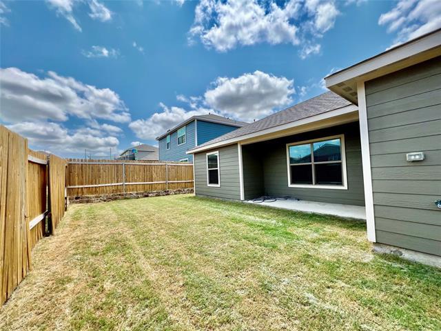 13824 Musselshell Dr in Ponder, TX - Building Photo - Building Photo