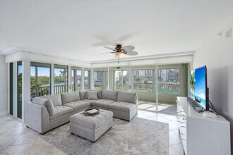25 Bluebill Ave, Unit 25 bluebill ave unit 201 in Naples, FL - Building Photo - Building Photo