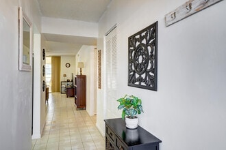 7620 NW 18th St in Margate, FL - Building Photo - Building Photo