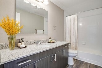 Portofino Apartments in Lancaster, TX - Foto de edificio - Building Photo