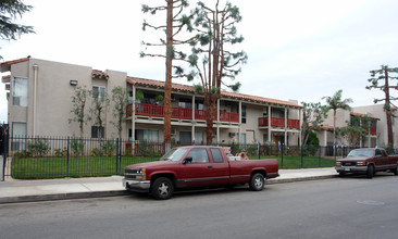 Cedros Garden in Van Nuys, CA - Building Photo - Building Photo