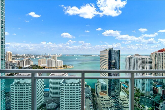 951 Brickell Ave, Unit # 3408 in Miami, FL - Building Photo - Building Photo