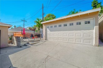 2955 Vaquero Ave in Los Angeles, CA - Foto de edificio - Building Photo