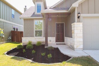 153 Carlina Lp in Liberty Hill, TX - Building Photo - Building Photo