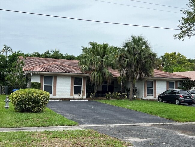 11101 NW 39th St