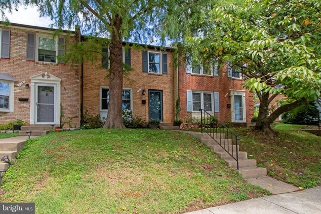 141 W Annandale Rd in Falls Church, VA - Building Photo - Building Photo