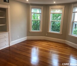 24 Pond St, Unit 2 in Boston, MA - Building Photo - Building Photo