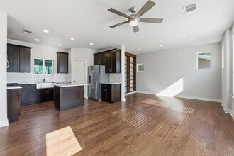 1912 Dinsdale Ln in Austin, TX - Building Photo - Building Photo