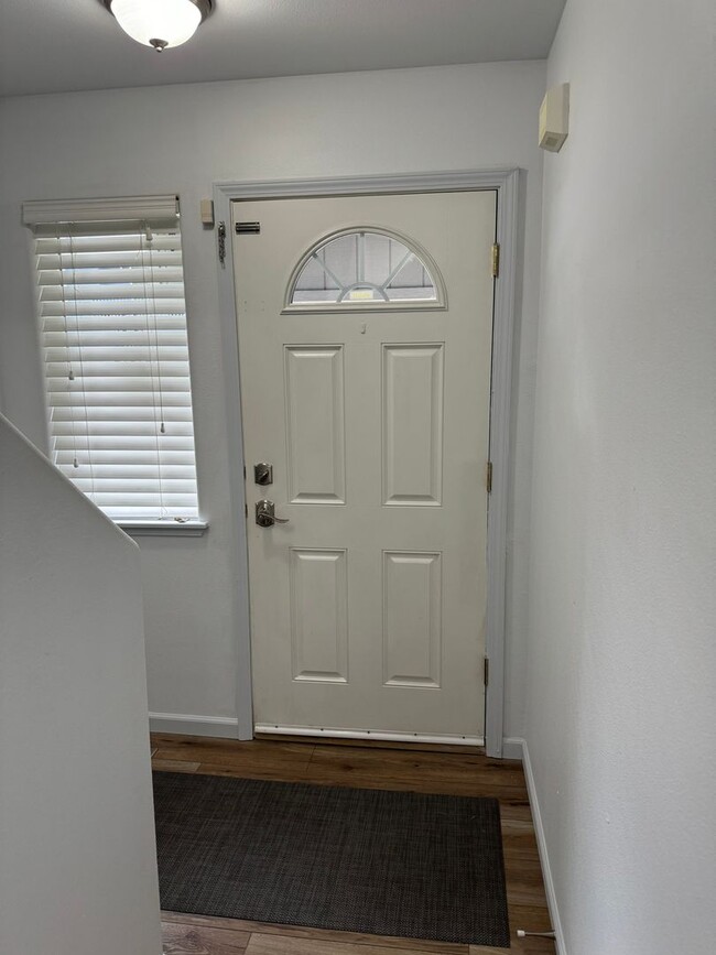 8025 Normanshire Court in Anchorage, AK - Building Photo - Building Photo