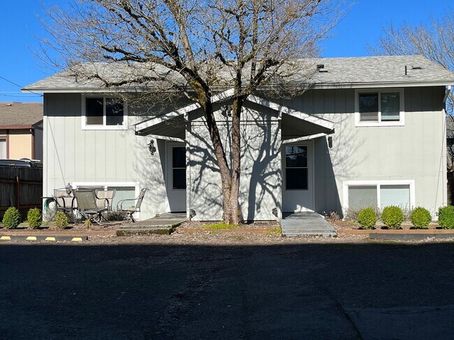property at 1743-1745-1745 SE Tenino St