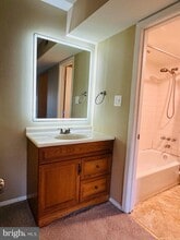 11401 Commonwealth Dr in Rockville, MD - Building Photo - Building Photo