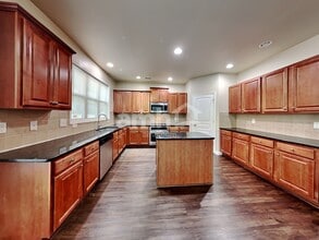 748 York View Dr in Auburn, GA - Building Photo - Building Photo