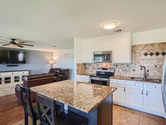 13129 Thome Valley Dr in Austin, TX - Foto de edificio - Building Photo