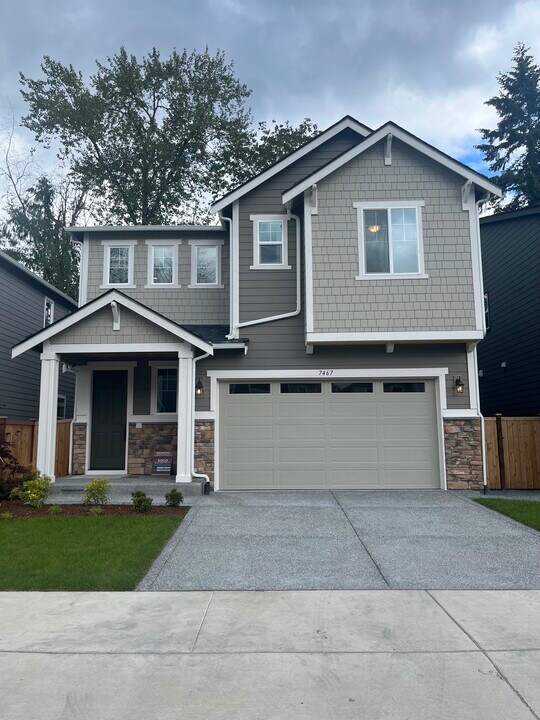 7467 87th Dr NE in Marysville, WA - Building Photo