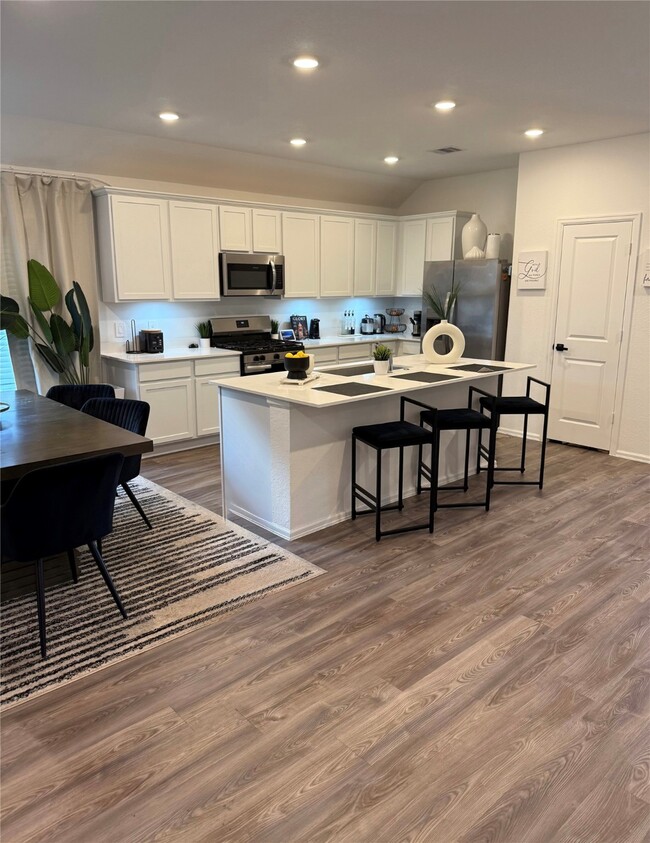 property at 3618 Oakvale Dr