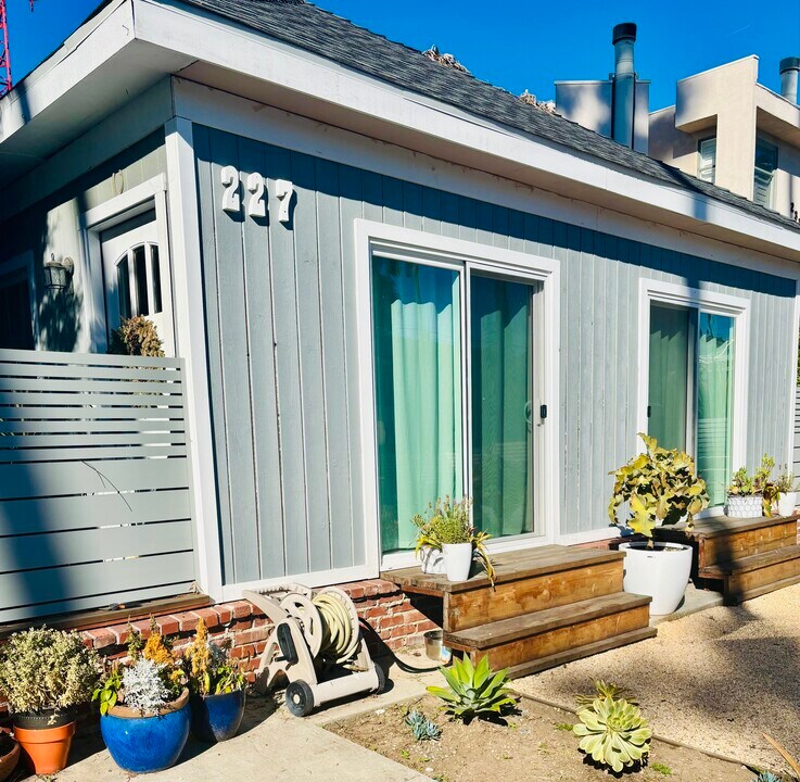 227 Bay St in Santa Monica, CA - Building Photo