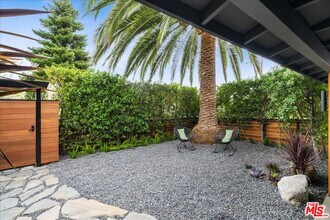 4027 Moore St in Los Angeles, CA - Foto de edificio - Building Photo