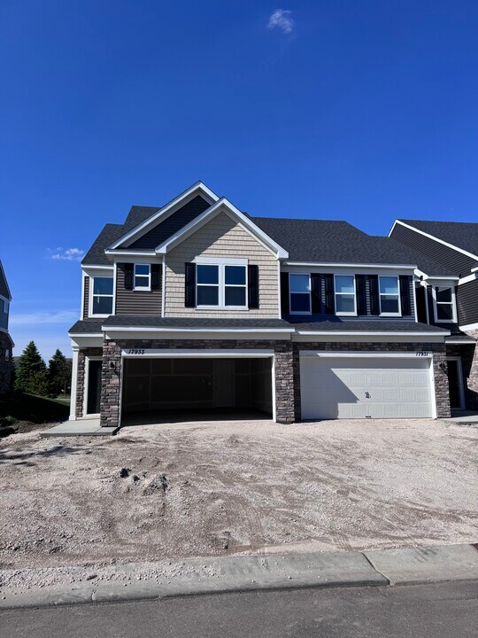 17933 Giants Wy in Lakeville, MN - Foto de edificio