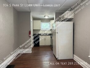 934 S Park St in Kalamazoo, MI - Building Photo - Building Photo