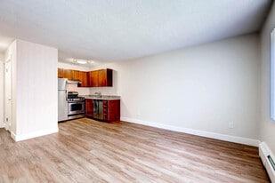 Off Broadway Flats in Englewood, CO - Building Photo