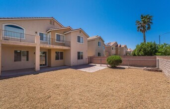 4828 Whisper Lake Dr in Las Vegas, NV - Foto de edificio - Building Photo