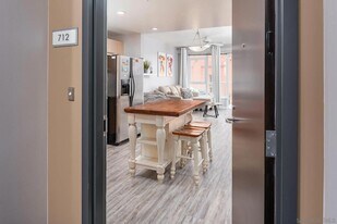 1431 Pacific Hwy, Unit 712 in San Diego, CA - Building Photo