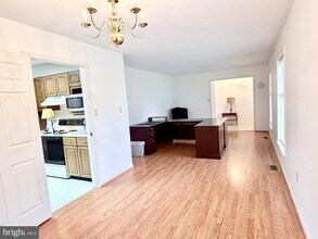 78 Brook Creek Rd in Toms Brook, VA - Foto de edificio - Building Photo