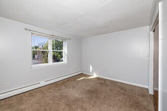 Westphal Apartments in West Hartford, CT - Building Photo - Interior Photo