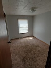 625 Beck Ave in Remsen, IA - Foto de edificio - Building Photo