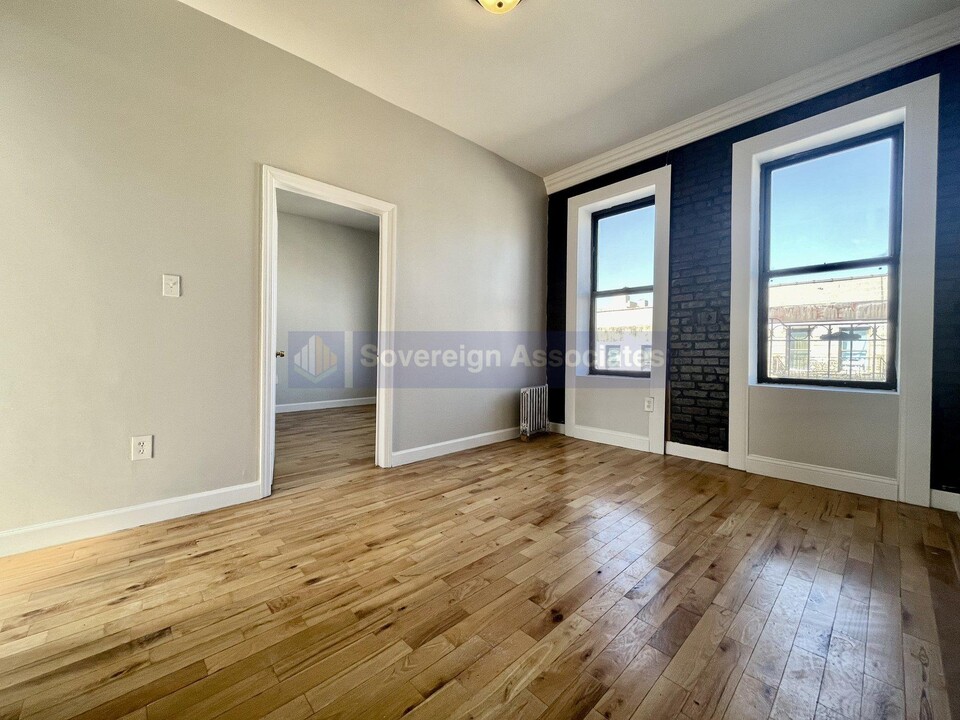 536 W 158th St in New York, NY - Building Photo