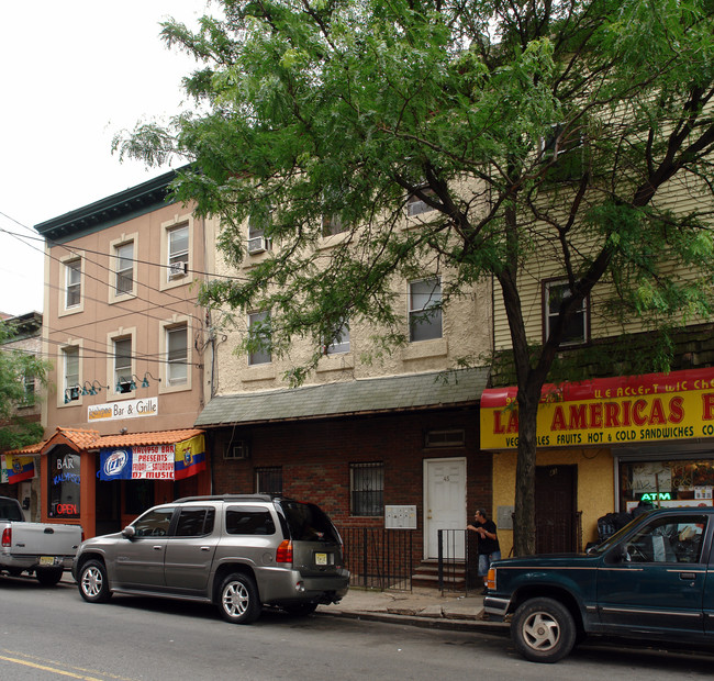 45 Fleming Ave in Newark, NJ - Building Photo - Building Photo