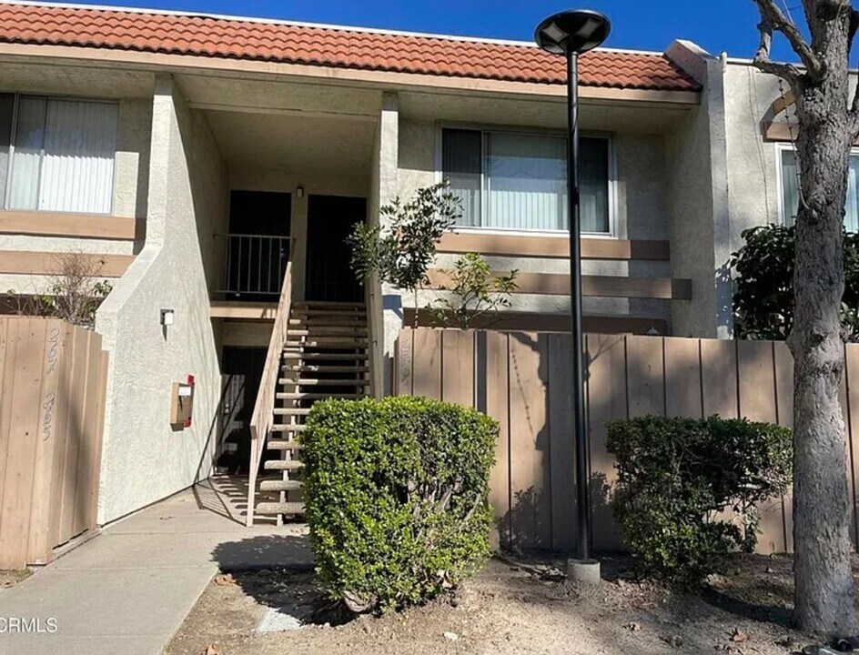 257 W Channel Islands Blvd in Port Hueneme, CA - Building Photo