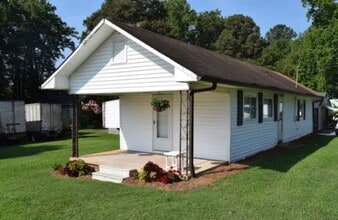 1315 S Nc 16 Business Hwy in Newton, NC - Building Photo - Building Photo