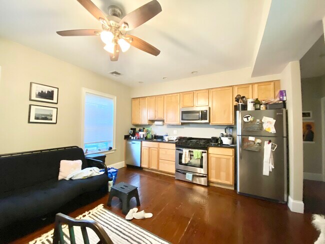 180 Hillside St, Unit 3